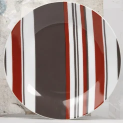 Assiette à dessert avec rayures