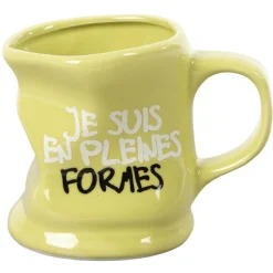 Mug déformé avec message humoristique en céramique
