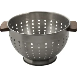 Passoire en métal et poignées pin