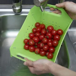 Planche à découper passoire 2 en 1