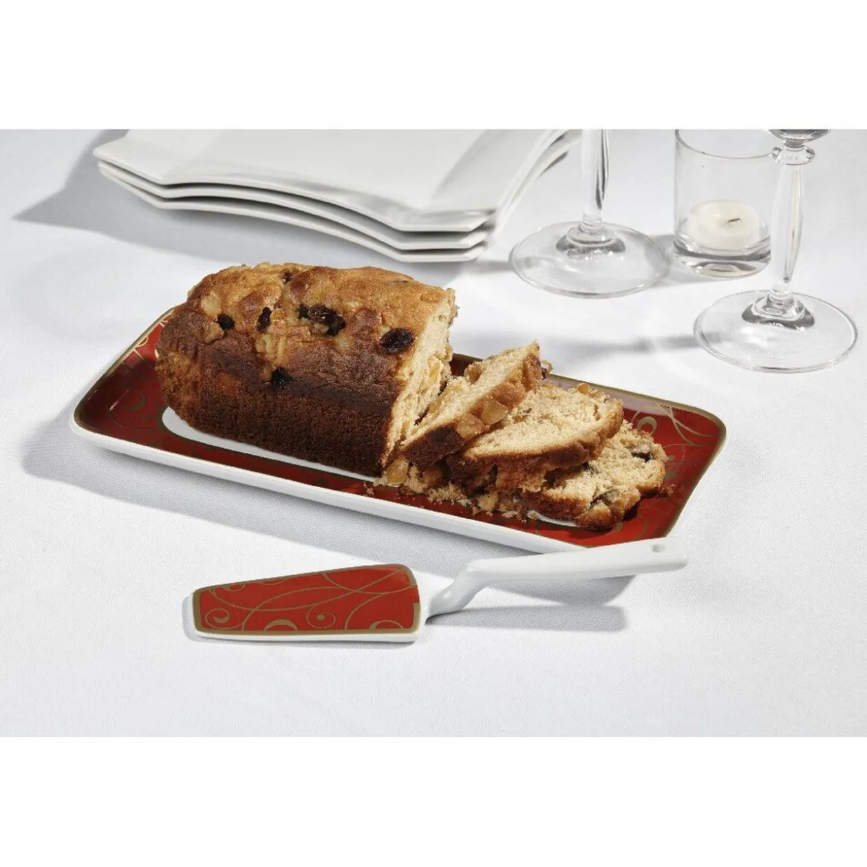 Plat à cake et pelle